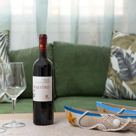 Levanta Cozy In Rhodes