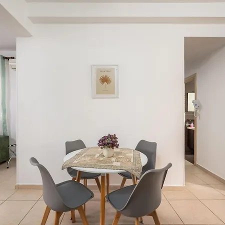 Levanta Cozy In Rhodes